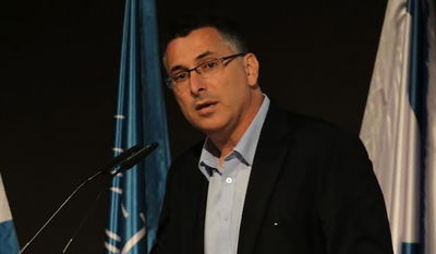 גדעון סער, הערב