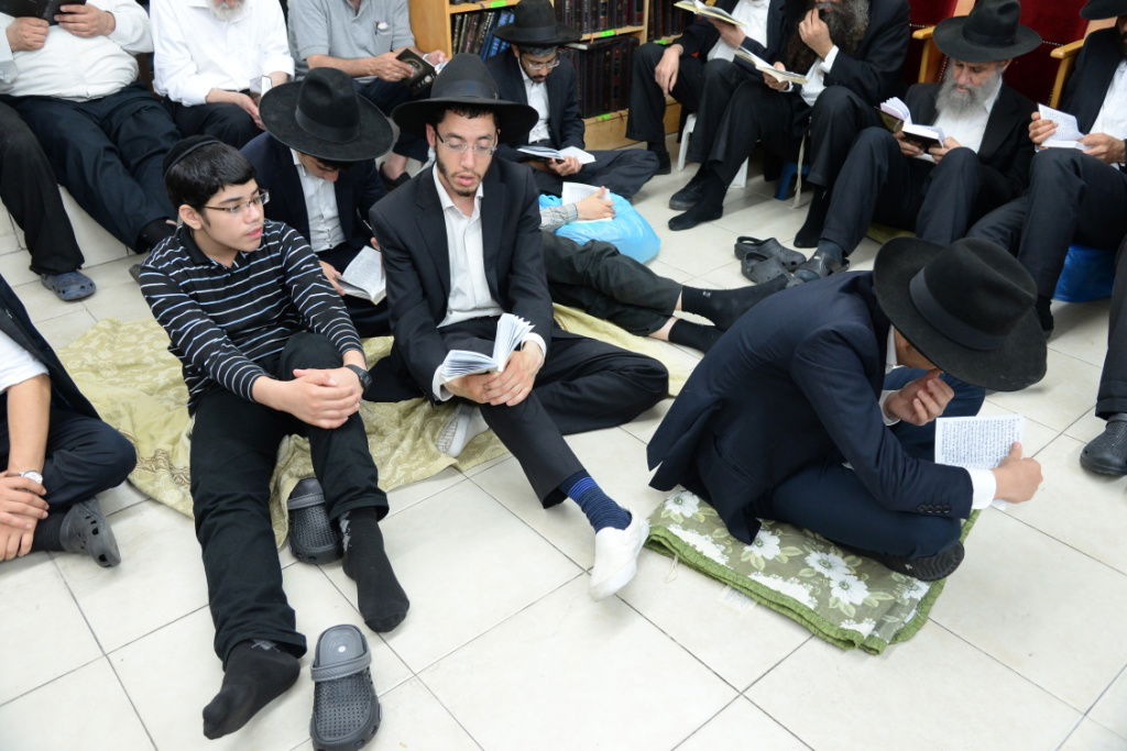 1,946 שנים לחורבן בית המקדש: גדולי ישראל מתאבלים