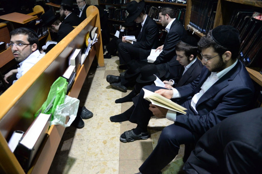 1,946 שנים לחורבן בית המקדש: גדולי ישראל מתאבלים