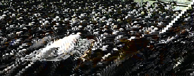 מיטת הנרצח הי"ד בהלוויה, אמש