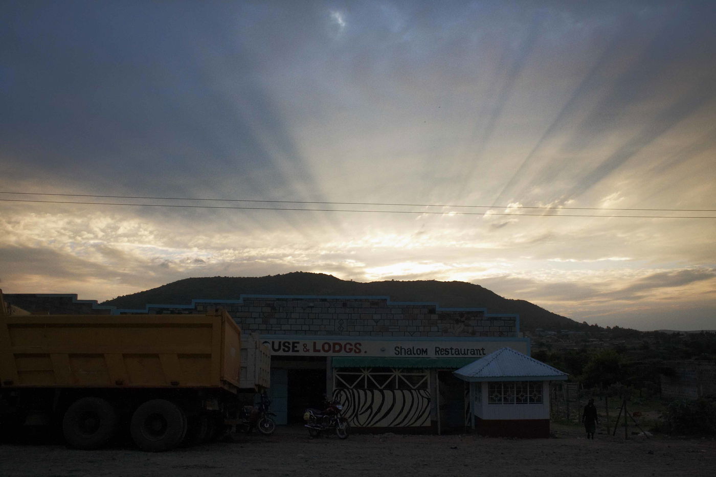 באוויר, ביבשה ובמצלמה: מסע באפריקה