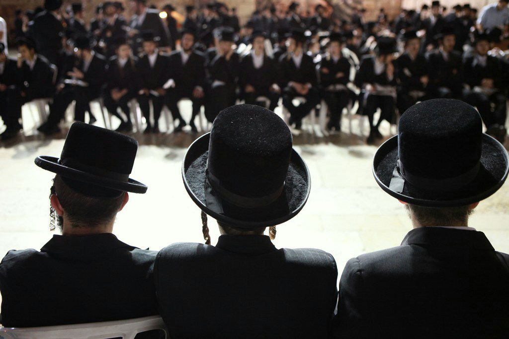 גלריה: מוצאי תשעה באב בכותל המערבי