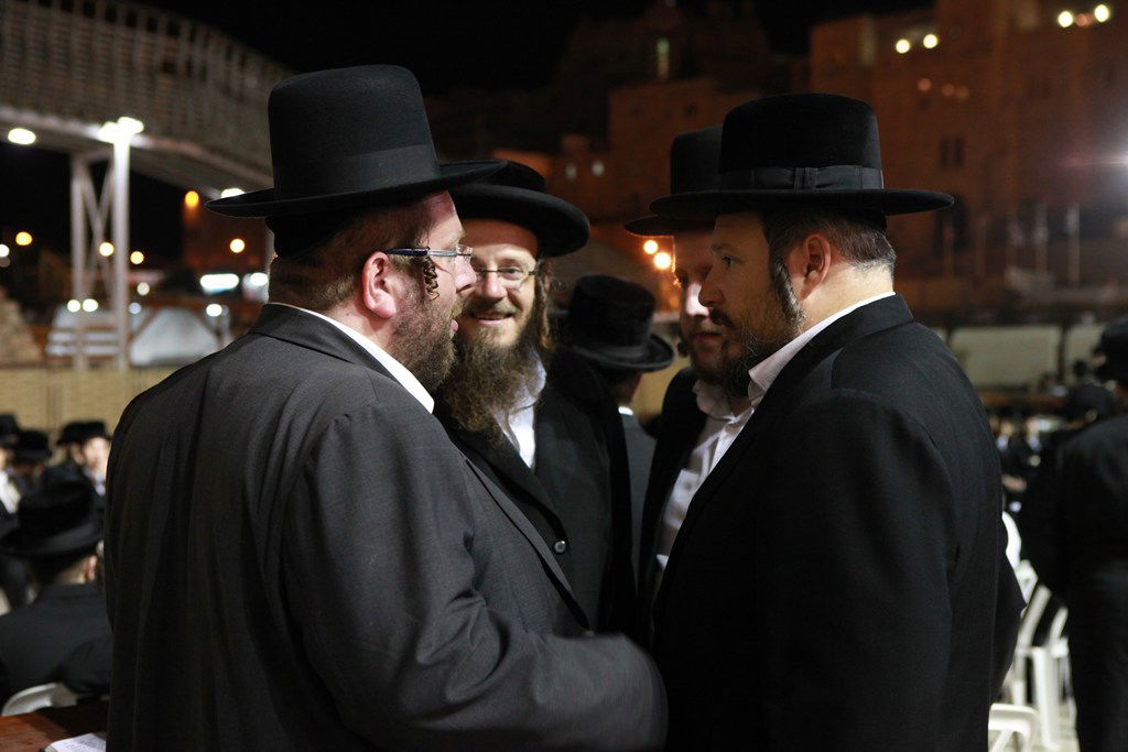 גלריה: מוצאי תשעה באב בכותל המערבי