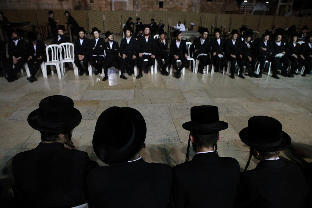 גלריה: מוצאי תשעה באב בכותל המערבי