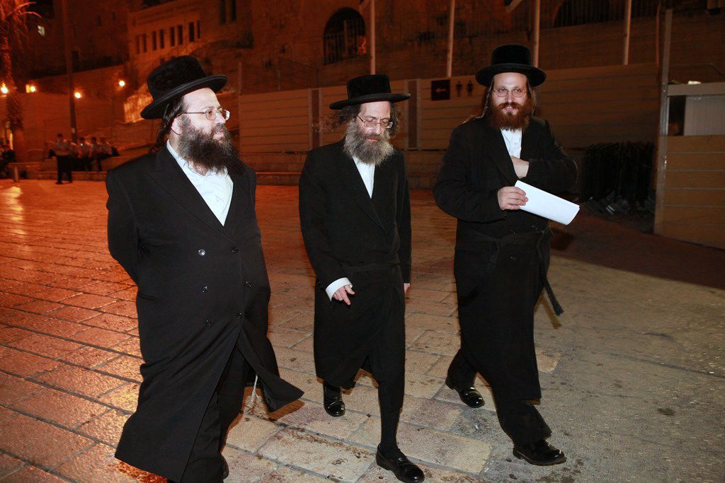 גלריה: מוצאי תשעה באב בכותל המערבי