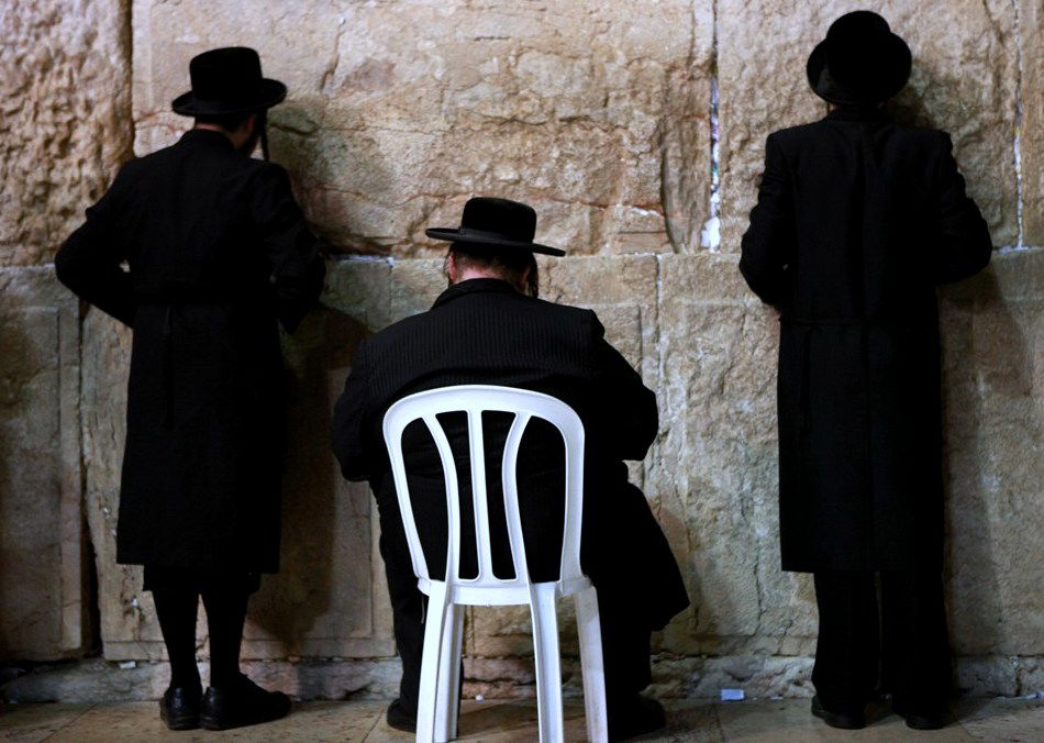 גלריה: מוצאי תשעה באב בכותל המערבי