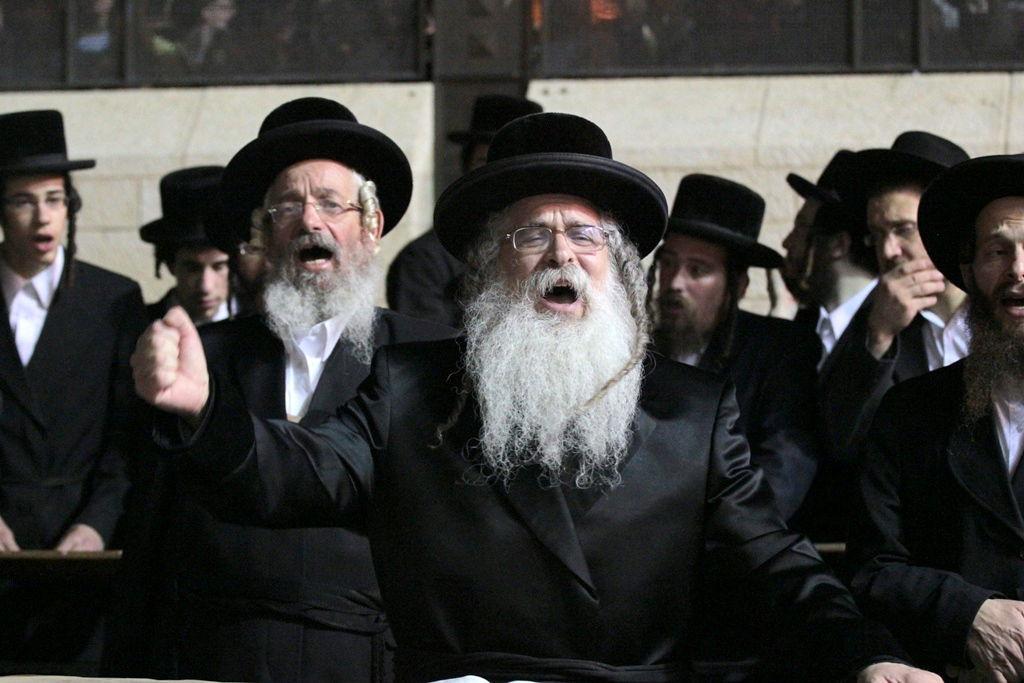 גלריה: מוצאי תשעה באב בכותל המערבי