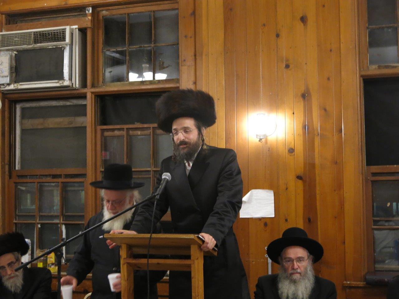 לימוד, משחקי כדור ועל האש • צפו בנופש החרדי