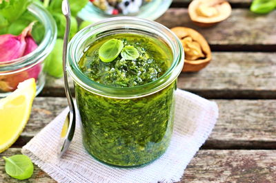 רוטב פסטו ביתי מעשבי תיבול טריים