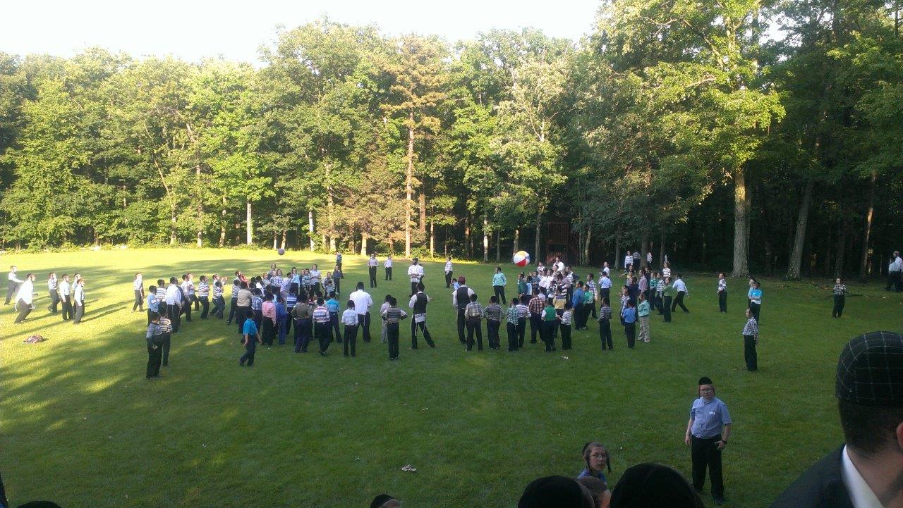 בקעמפ: ילדי "החיידר" נגד ישראל