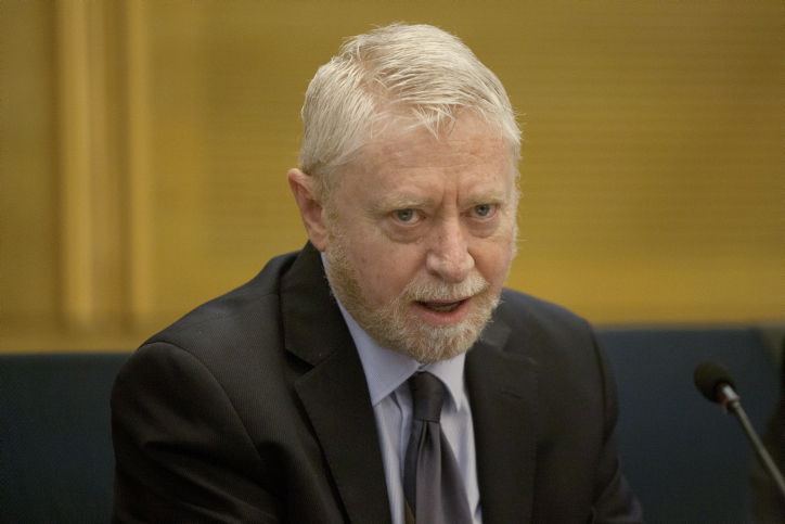 המבקר יוסף שפירא