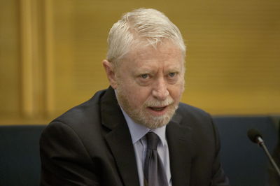 המבקר יוסף שפירא