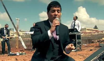 אלי הרצליך באלבום בכורה: "חתן דומה למלך"