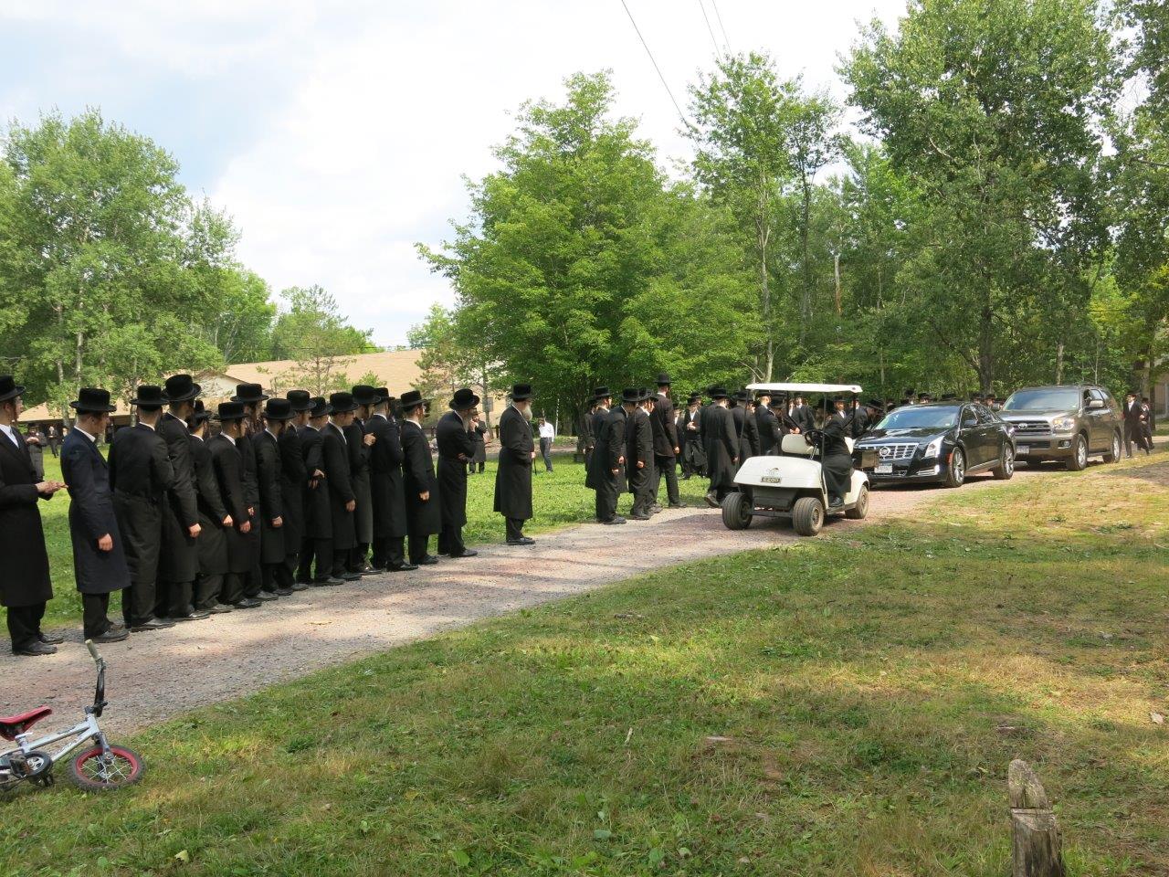 הרבי מסקווירא ביקר את ילדי החיידר באמצע החופש • גלריה