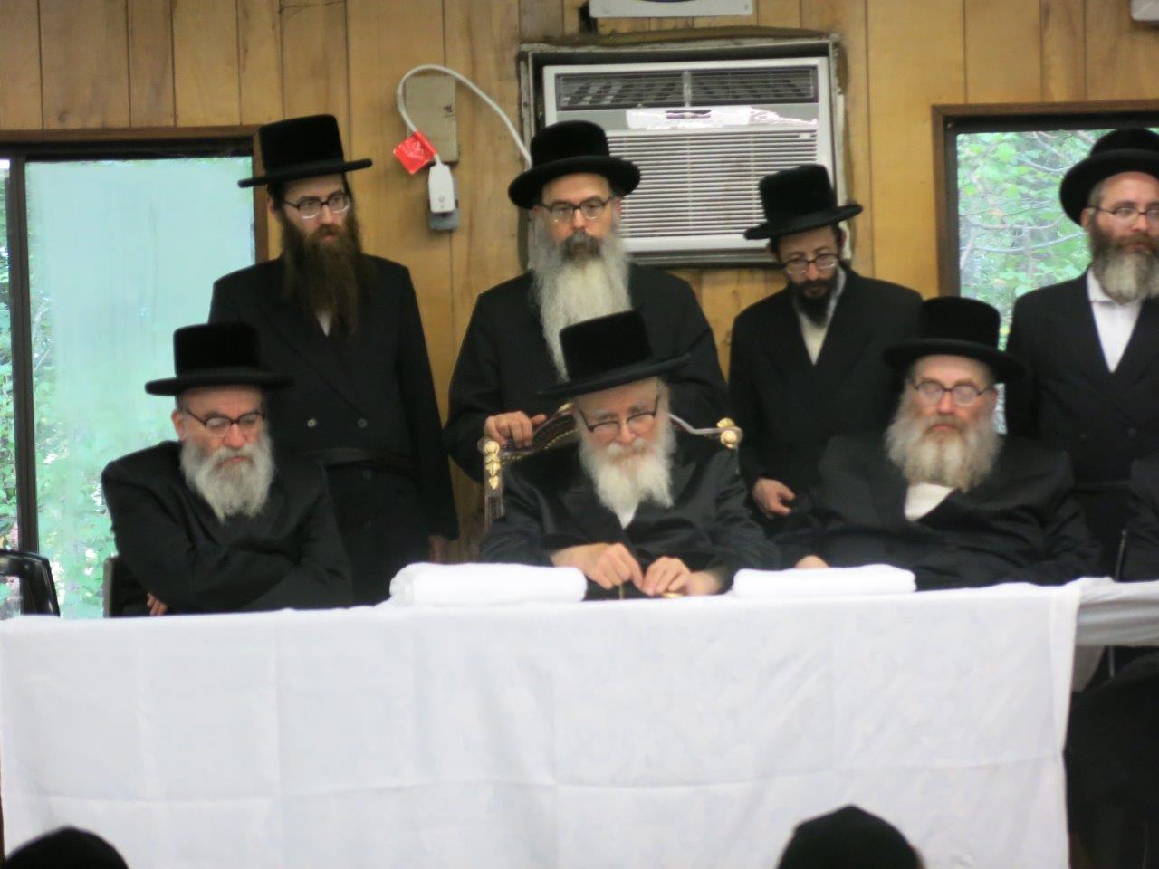 הרבי מסקווירא ביקר את ילדי החיידר באמצע החופש • גלריה