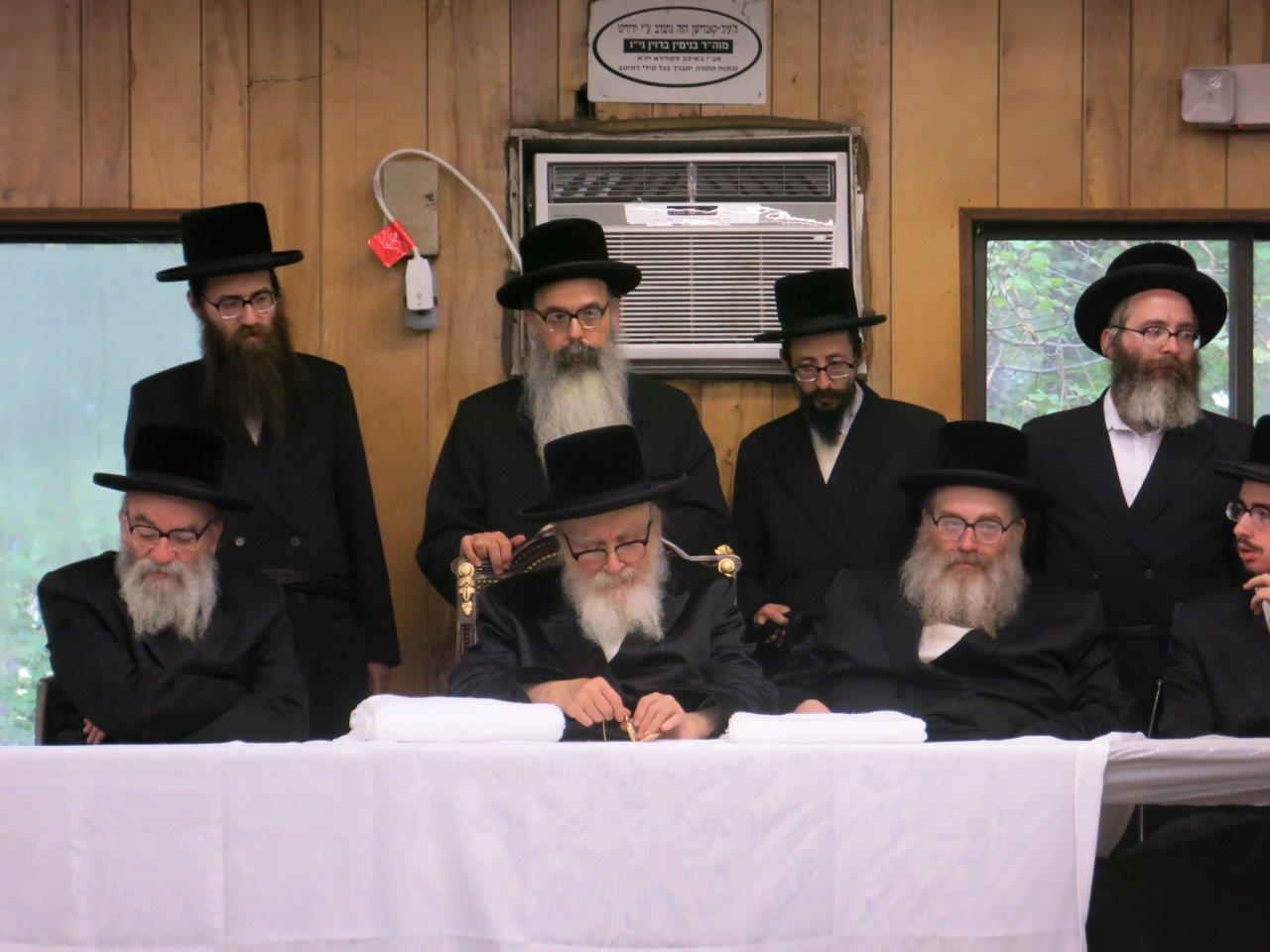 הרבי מסקווירא ביקר את ילדי החיידר באמצע החופש • גלריה