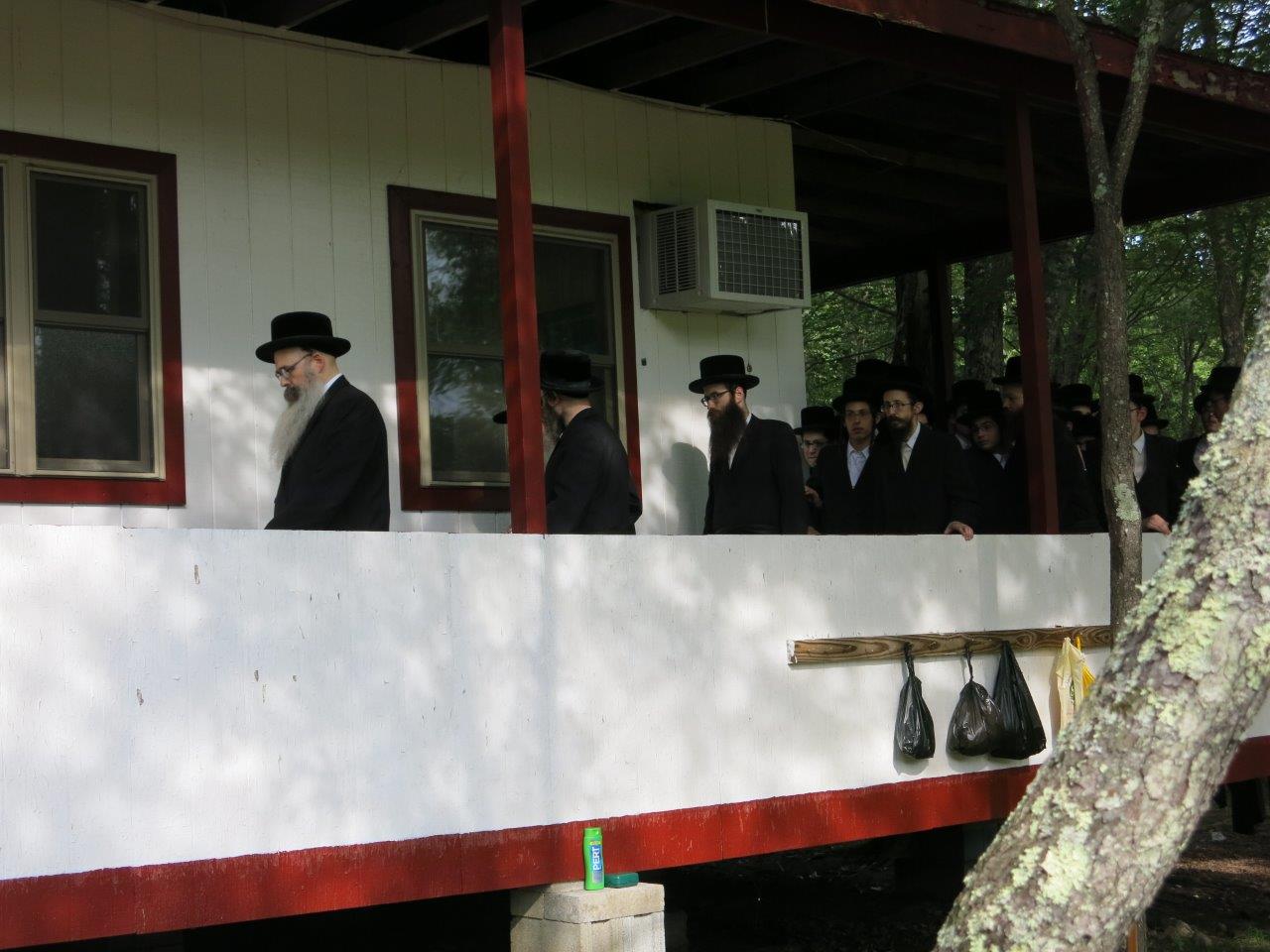 הרבי מסקווירא ביקר את ילדי החיידר באמצע החופש • גלריה