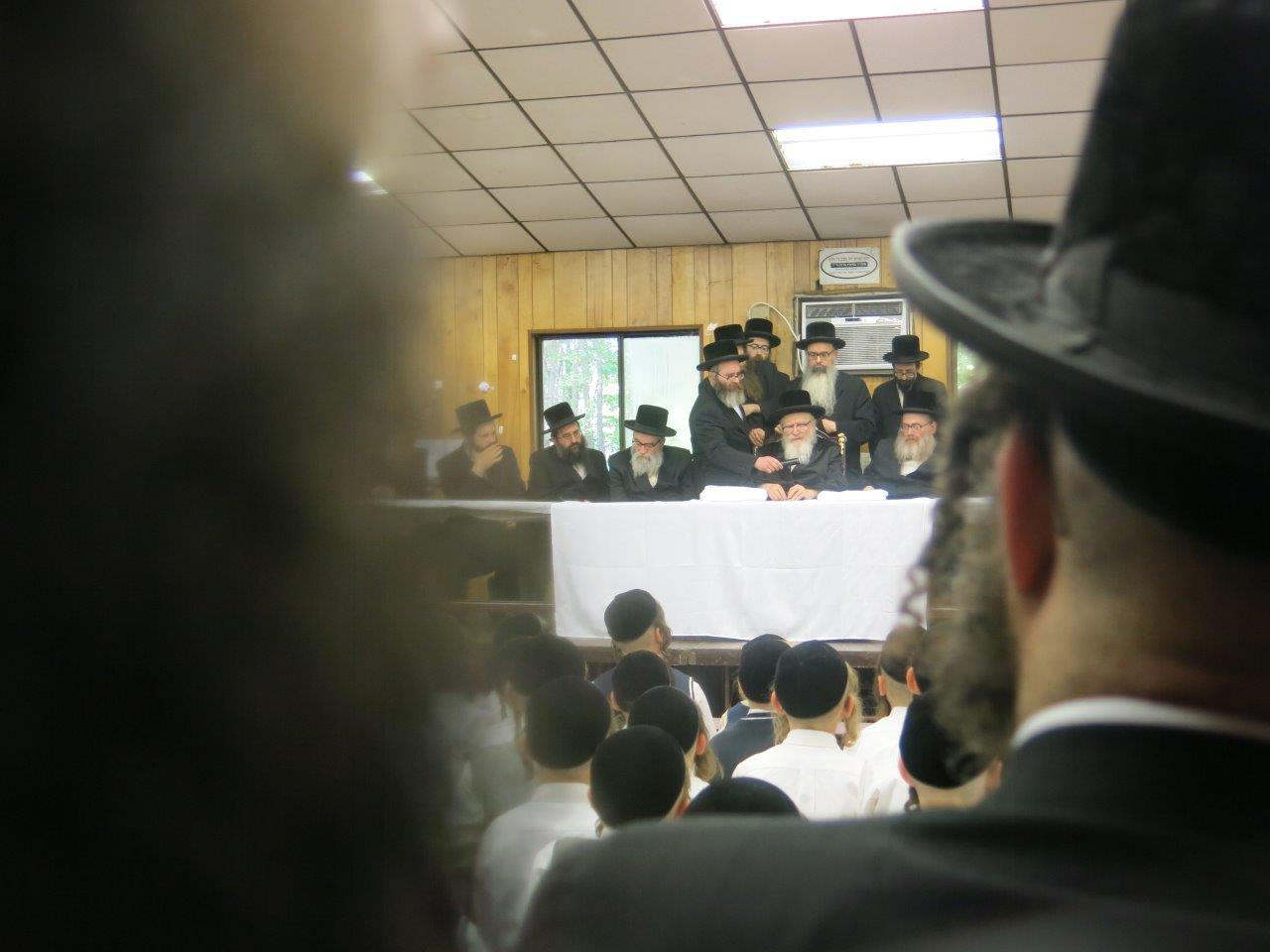 הרבי מסקווירא ביקר את ילדי החיידר באמצע החופש • גלריה