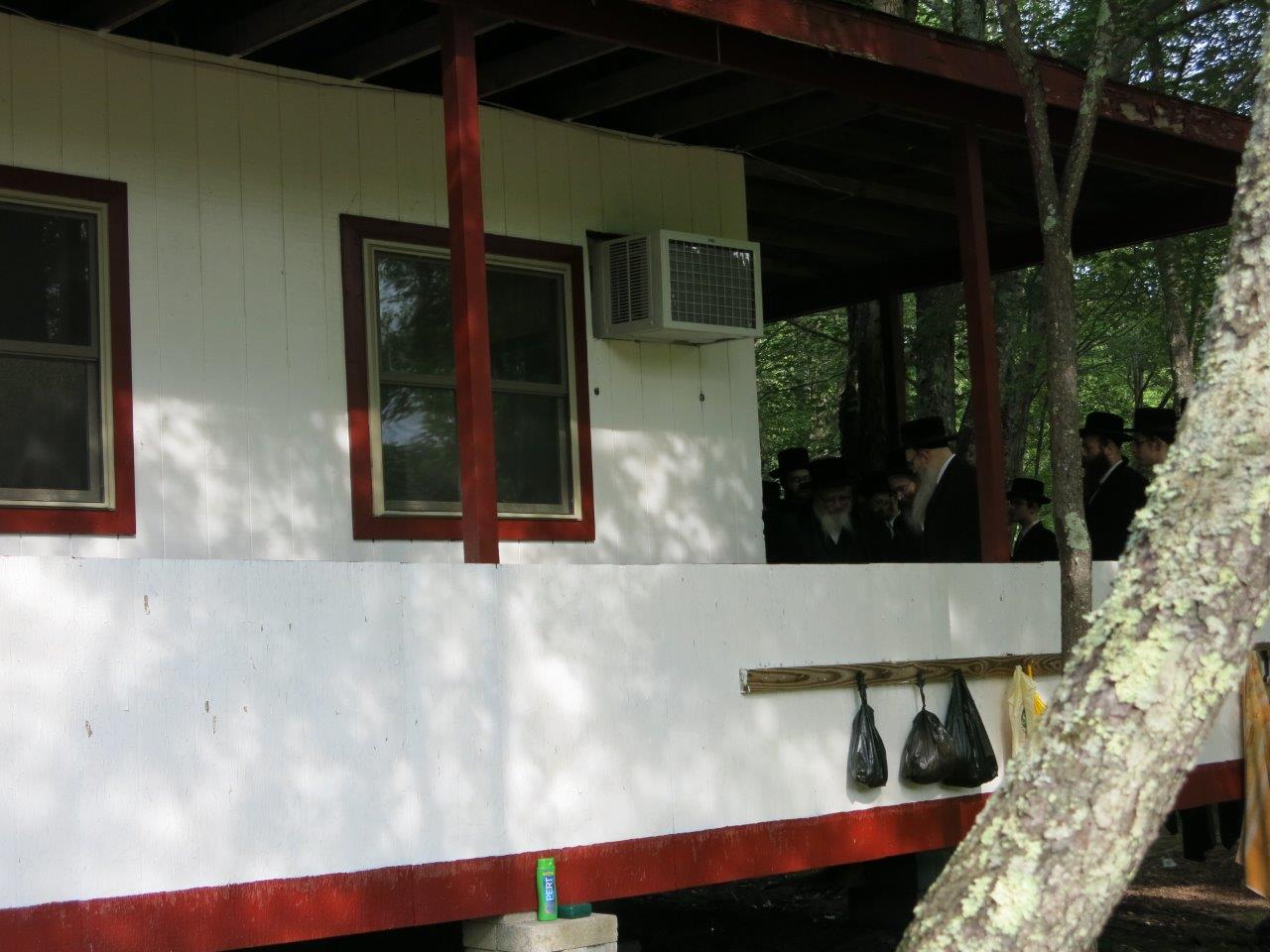 הרבי מסקווירא ביקר את ילדי החיידר באמצע החופש • גלריה