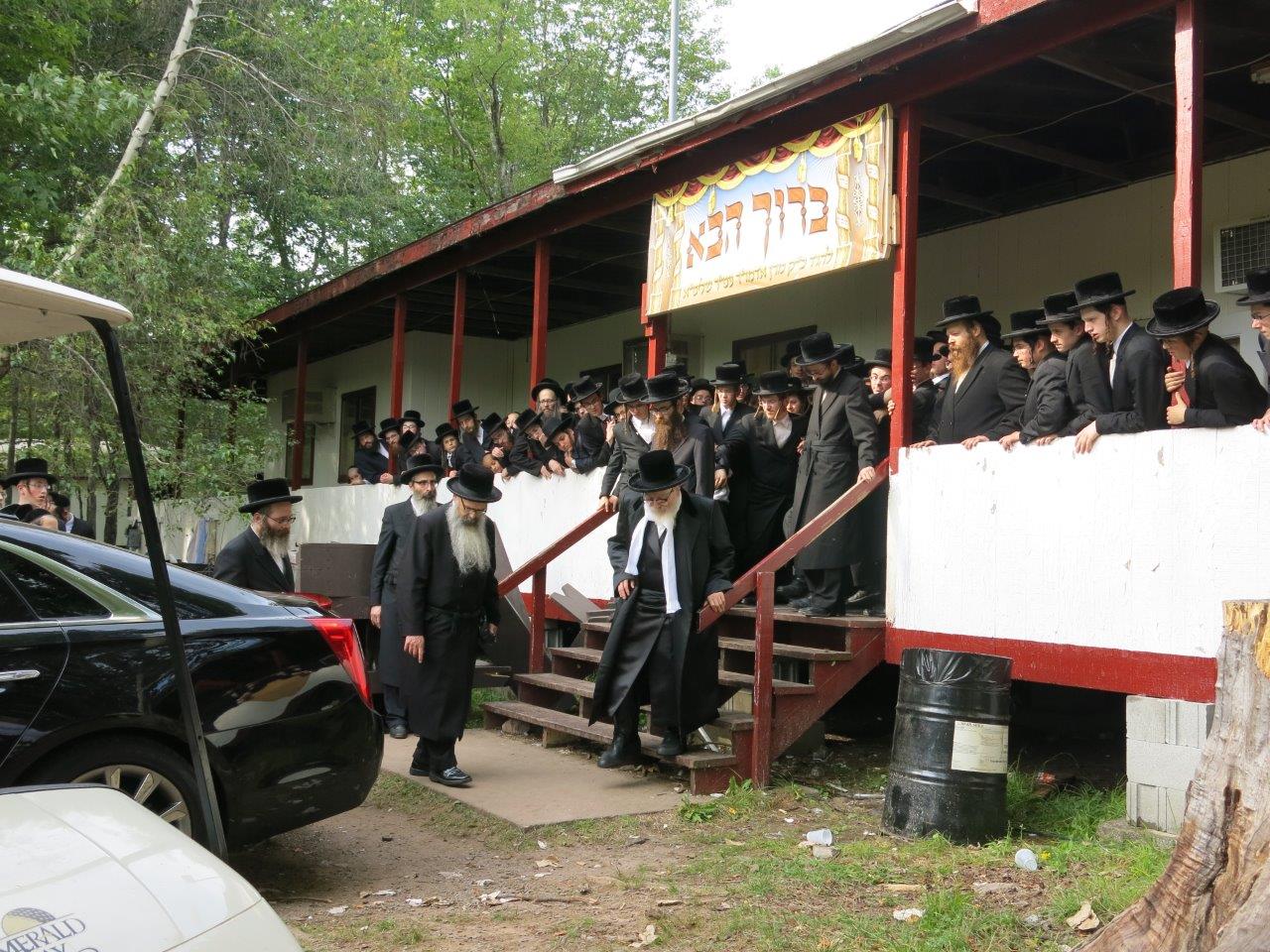 הרבי מסקווירא ביקר את ילדי החיידר באמצע החופש • גלריה