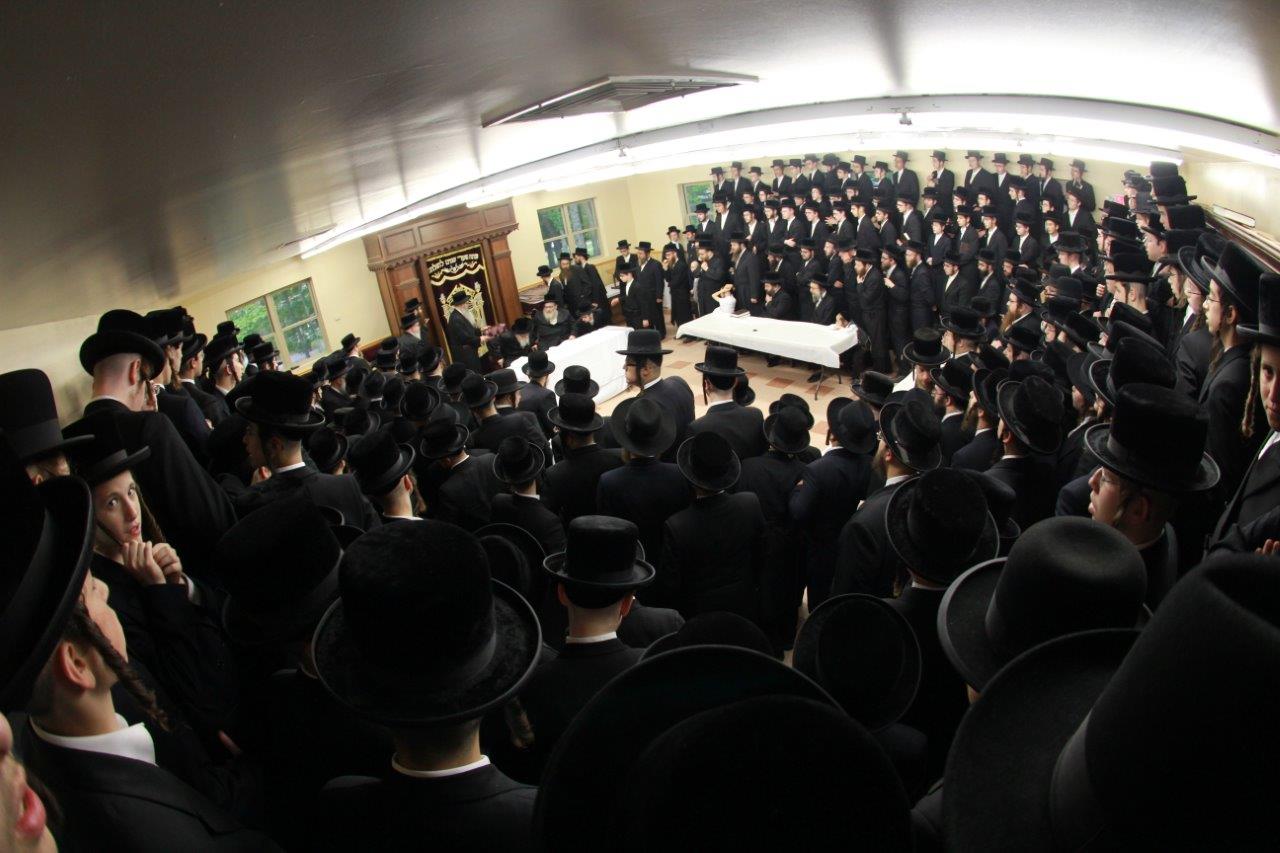 הרבי מסקווירא ביקר את ילדי החיידר באמצע החופש • גלריה