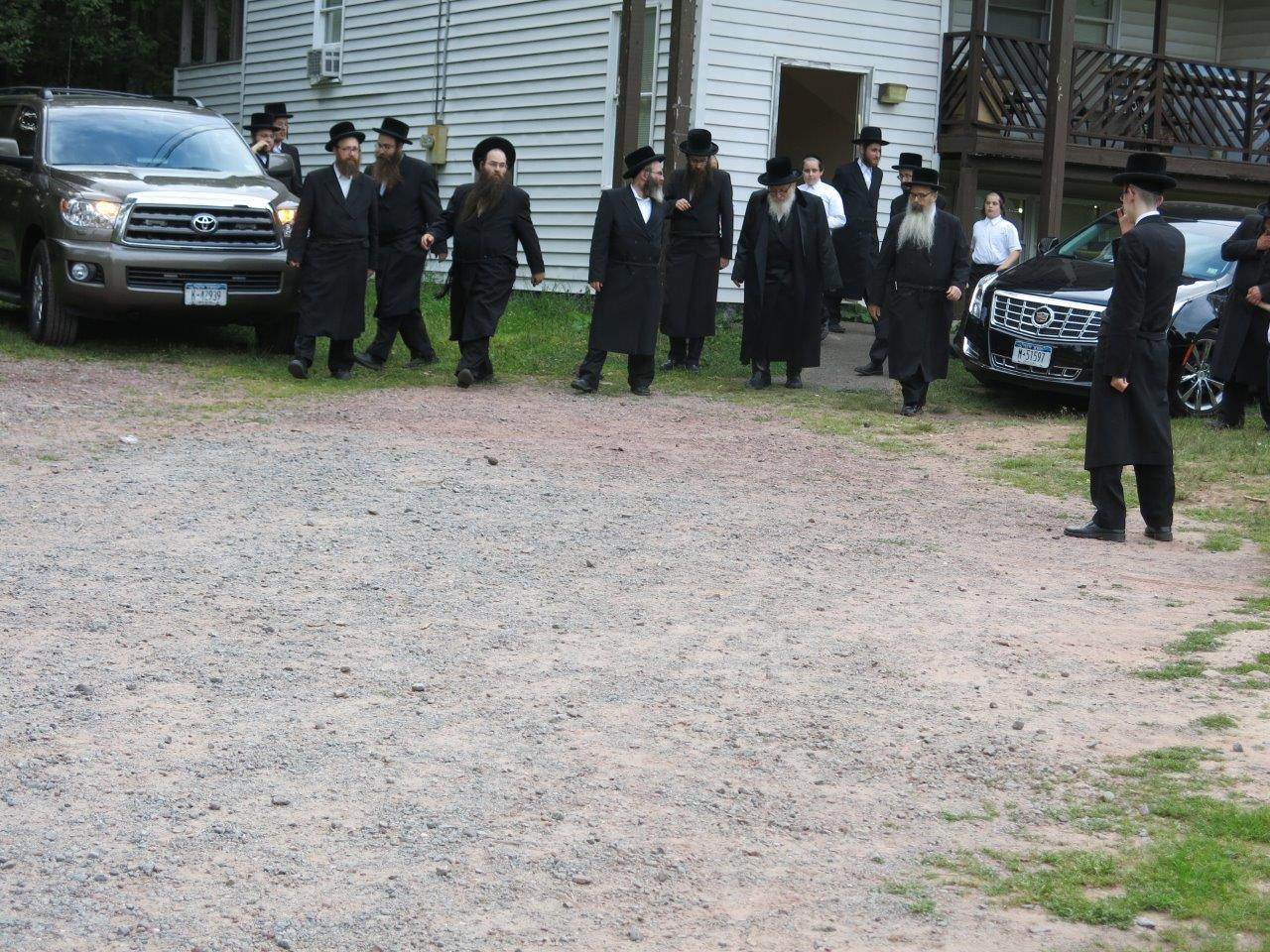 הרבי מסקווירא ביקר את ילדי החיידר באמצע החופש • גלריה