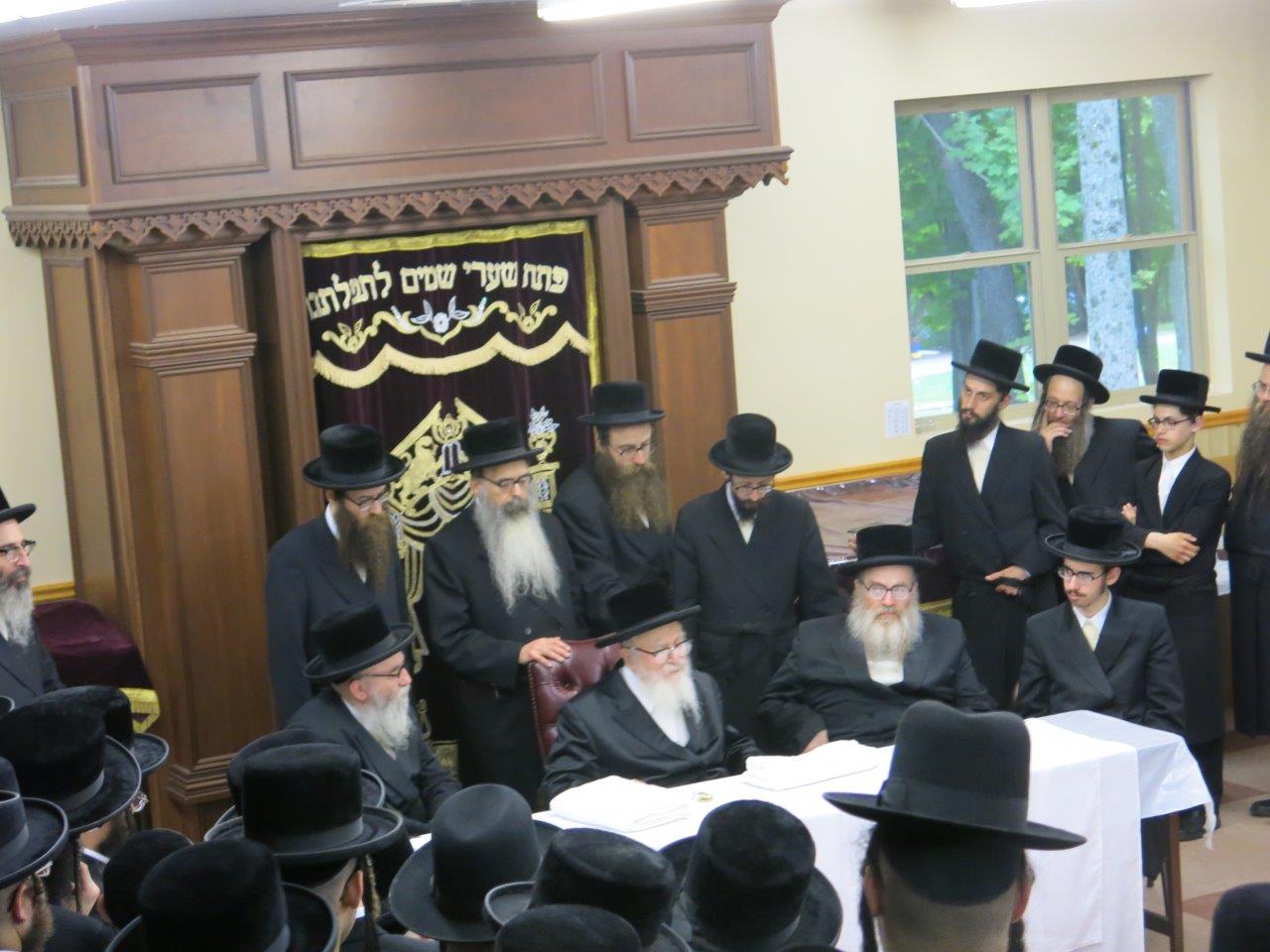 הרבי מסקווירא ביקר את ילדי החיידר באמצע החופש • גלריה