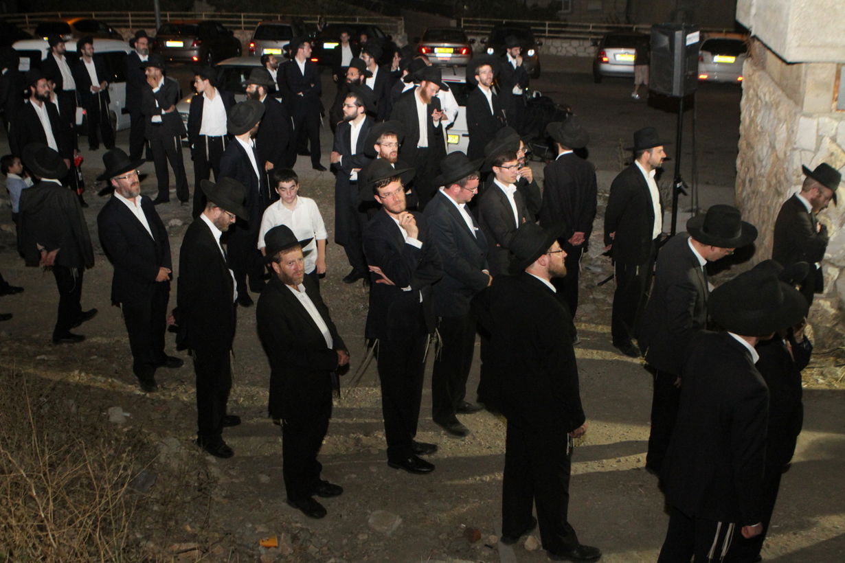 נווה יעקב: מאות בעצרת מחאה נגד הריסת בית כנסת