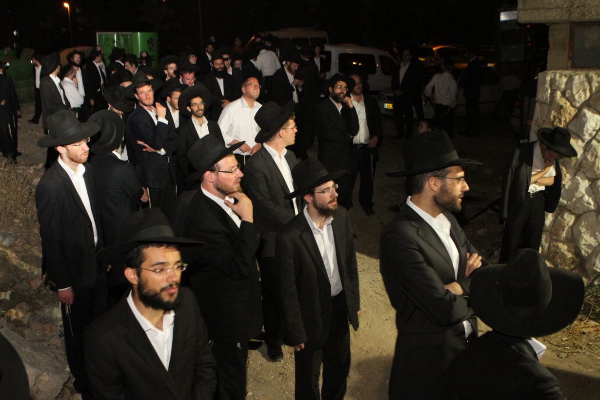 נווה יעקב: מאות בעצרת מחאה נגד הריסת בית כנסת