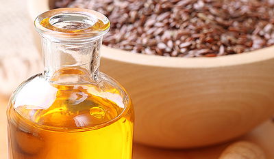 כל מה שאתם צריכים לדעת על שמן פשתן, מעלותיו וחסרונותיו