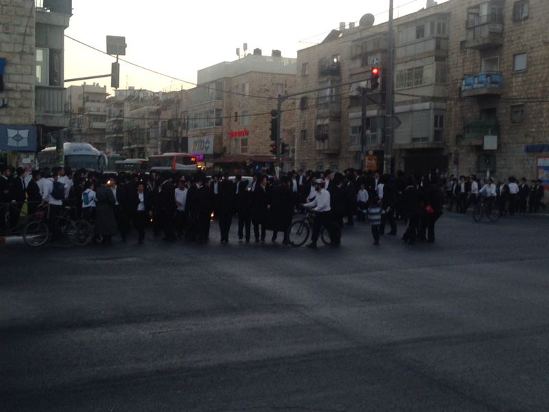 הפלג הירושלמי יצא להפגין: שוטר אחד נפגע; 15 עצורים