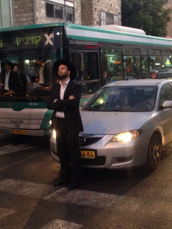 הפלג הירושלמי יצא להפגין: שוטר אחד נפגע; 15 עצורים