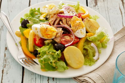 סלט ניסואז ברוטב וינגרט