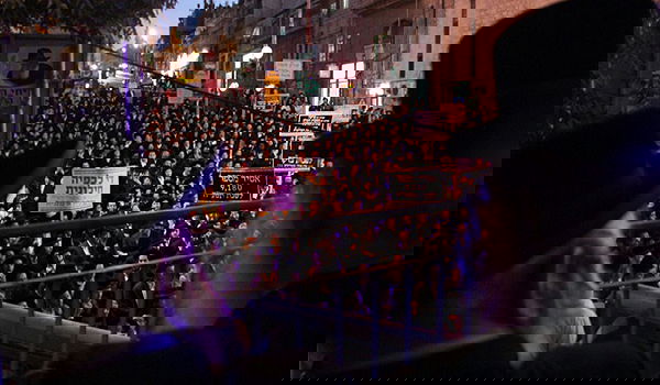 מעצר הבחור אליהו כהן: אלפים מפגינים בצומת כיכר השבת