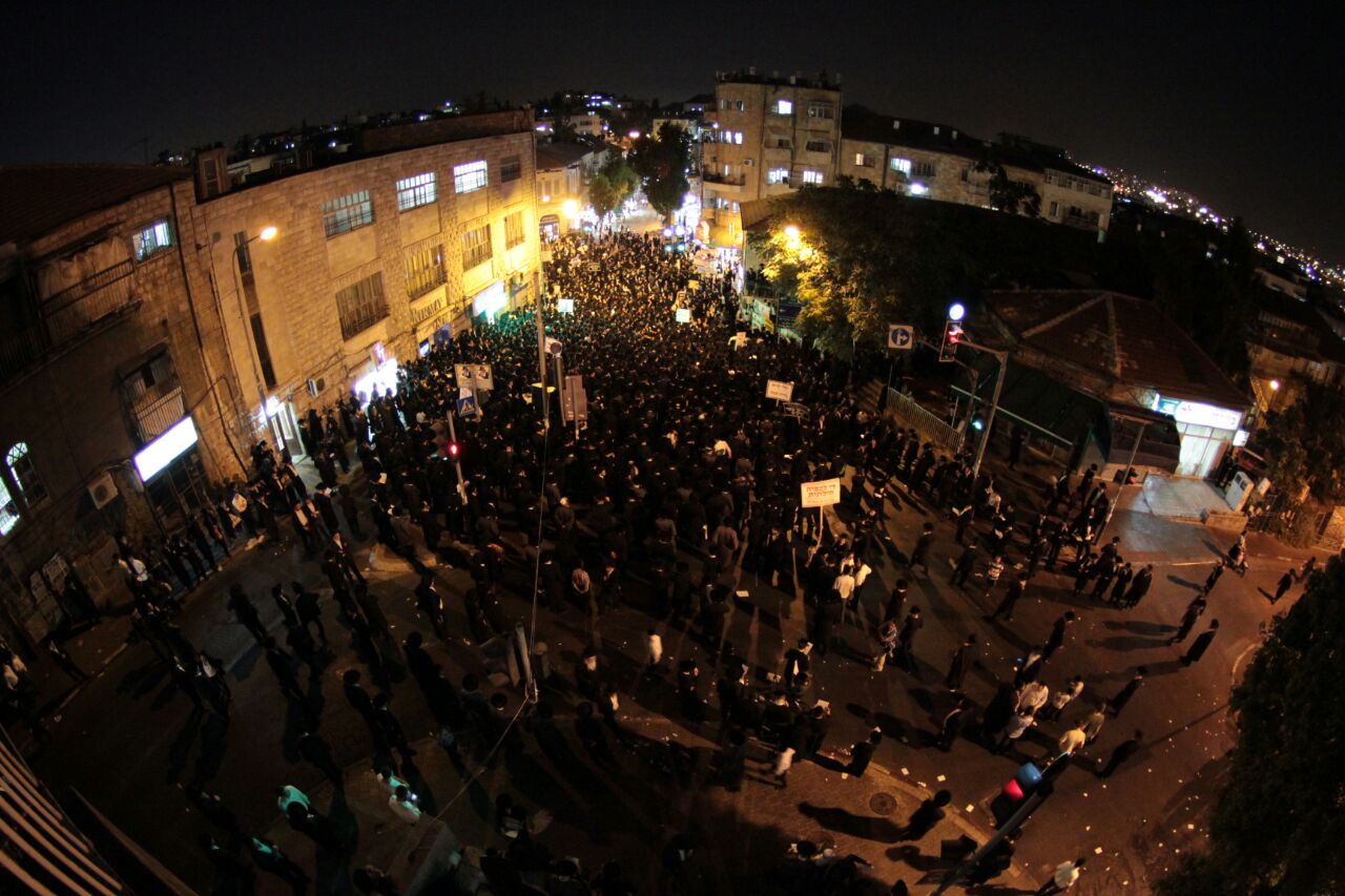 מעצר הבחור אליהו כהן: אלפים מפגינים בצומת כיכר השבת