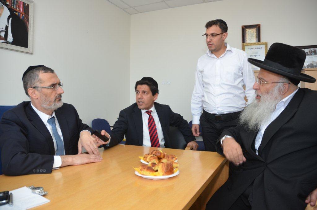 המקובל הרב בניהו שמואלי נפגש עם ניר ברקת וסגנו צביקה כהן