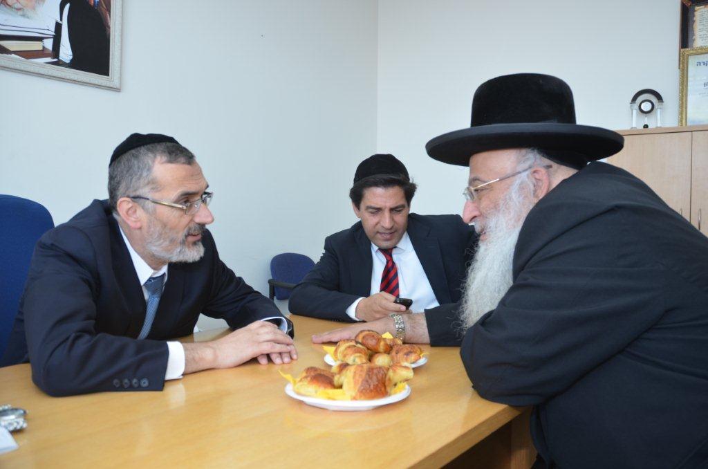 המקובל הרב בניהו שמואלי נפגש עם ניר ברקת וסגנו צביקה כהן