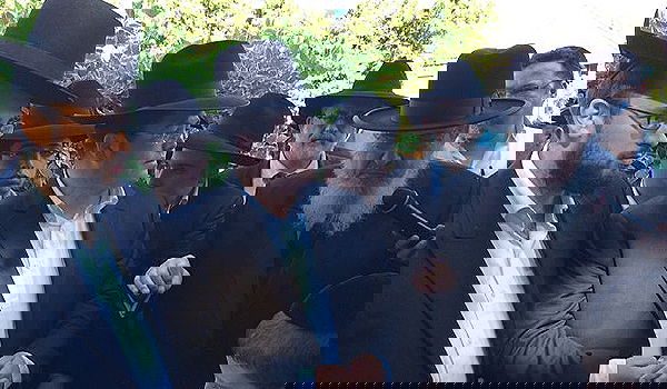 הרב אזרחי בפולין, הצהריים