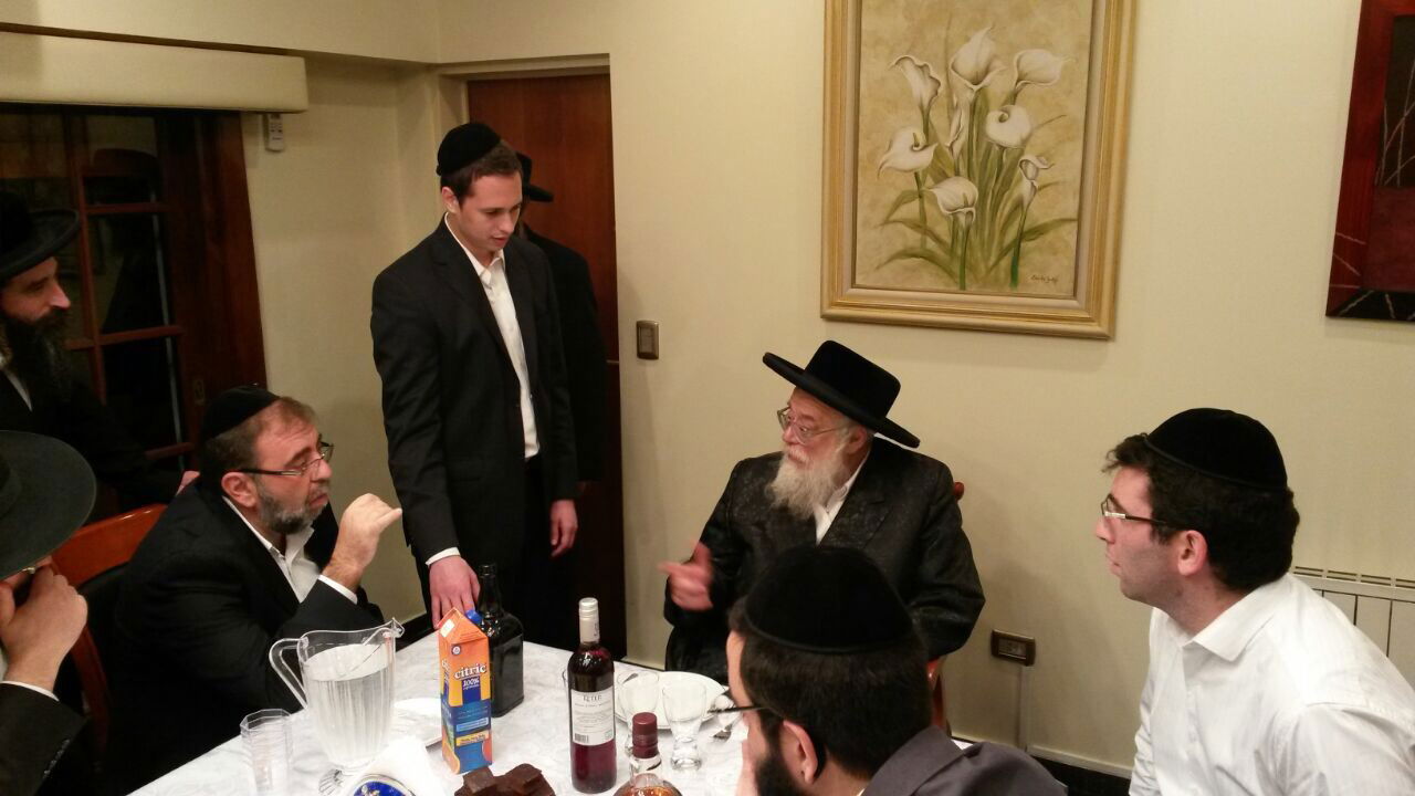 תיעוד: הרבי מתולדות אהרן בארגנטינה