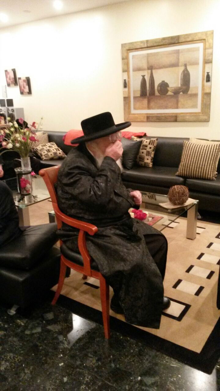 תיעוד: הרבי מתולדות אהרן בארגנטינה