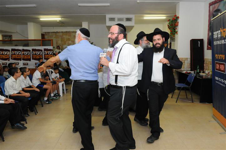 צפו: עמי מימון וחיים ישראל עושים שמח בשדרות