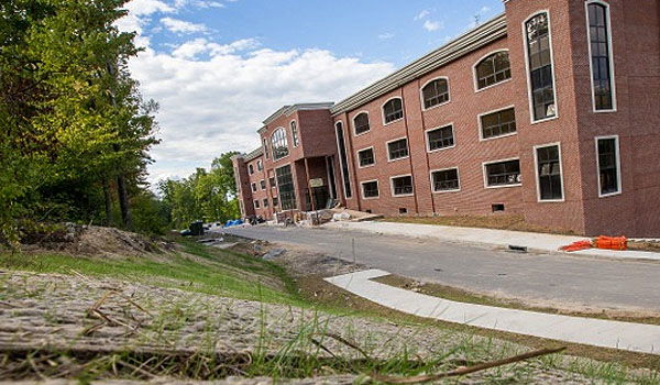 סאטמר חנכה בית ספר לבנות בשווי 15 מיליון דולר