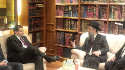 הגר"ד יוסף ושגריר ארה"ב, הצהריים