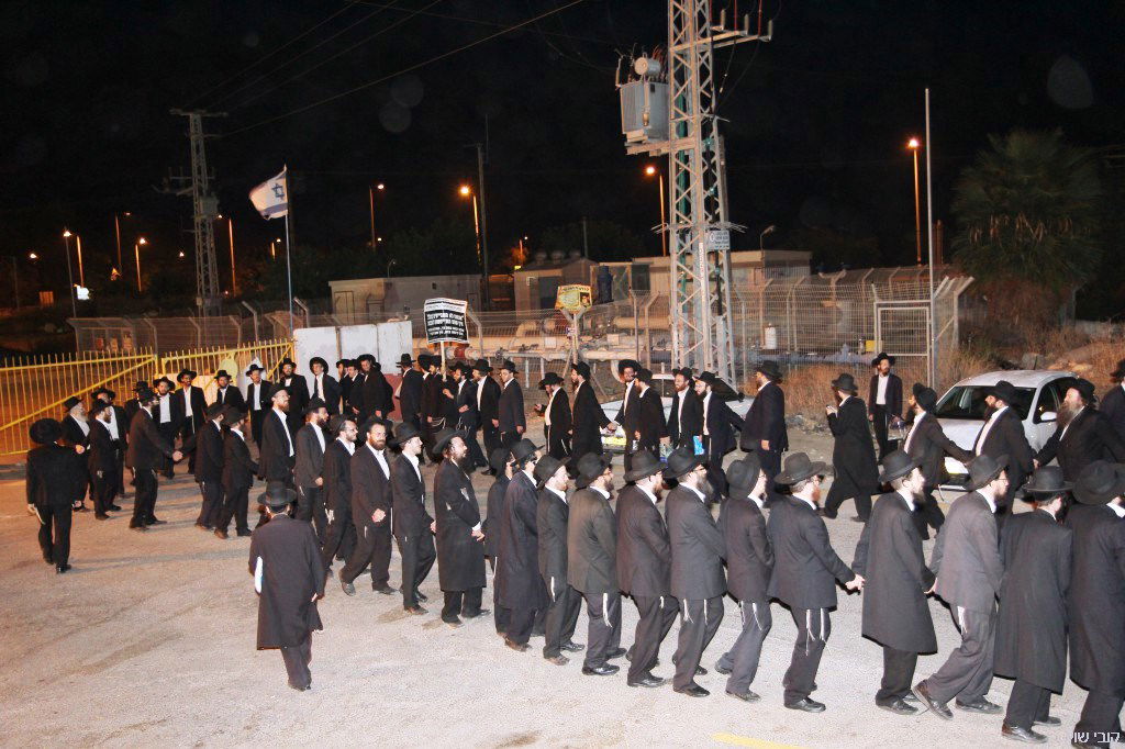 הגר"ש אוירבך לאב הבחור: "שהבן שלך לא יהיה שבור"