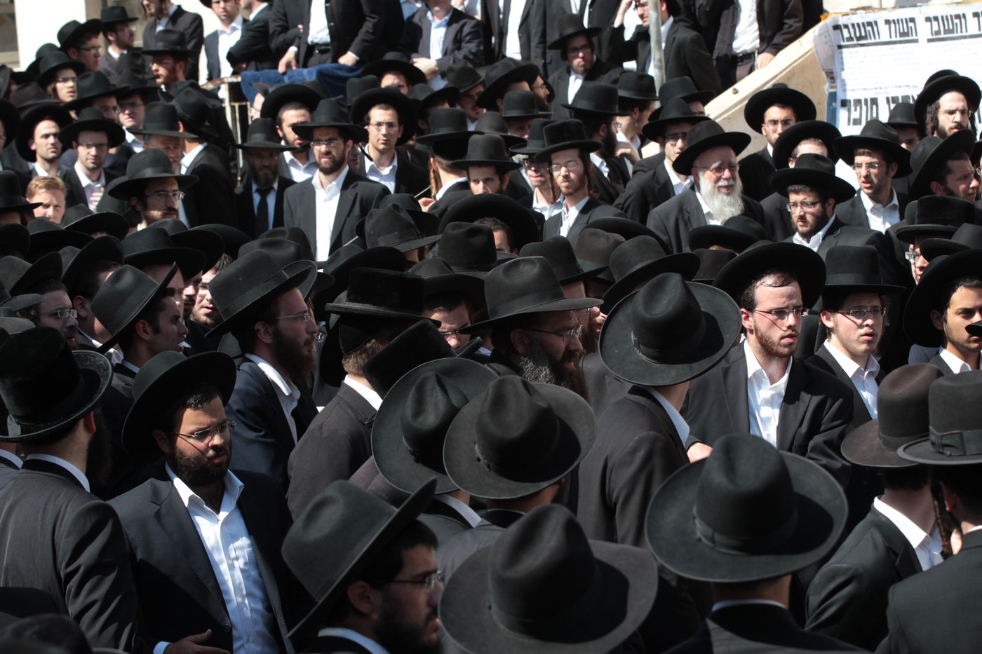 תיעוד קורע לב: הלווייתו של הבחור אהרן סופר ז"ל