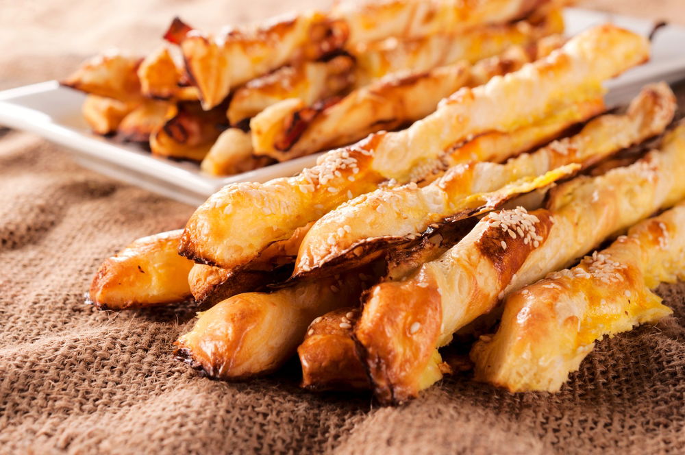 מקלות גבינה אפויים בטעם פיקנטי