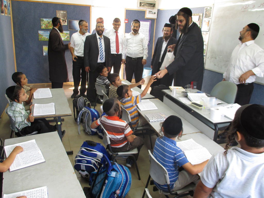 21 אלף תלמידים באלעד:  כך נפתחה שנת הלימודים