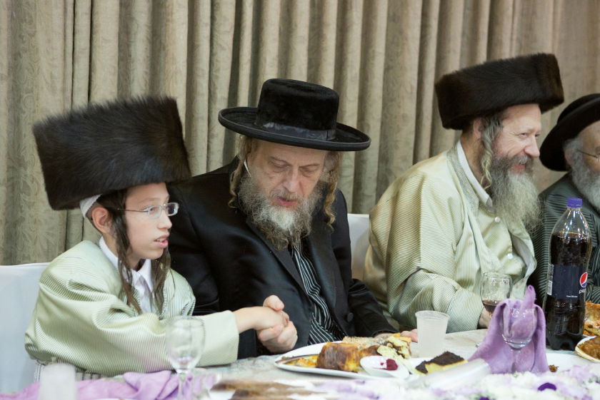 גלריה: בר מצווה לבן הרב חיים הירש
