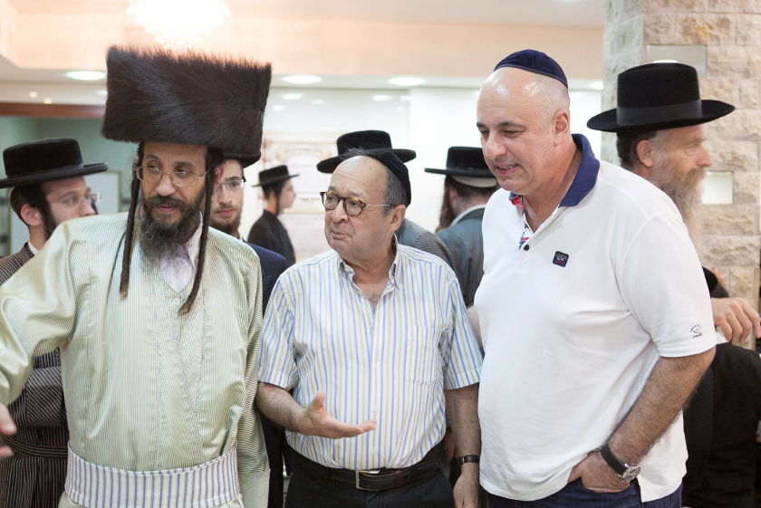 גלריה: בר מצווה לבן הרב חיים הירש