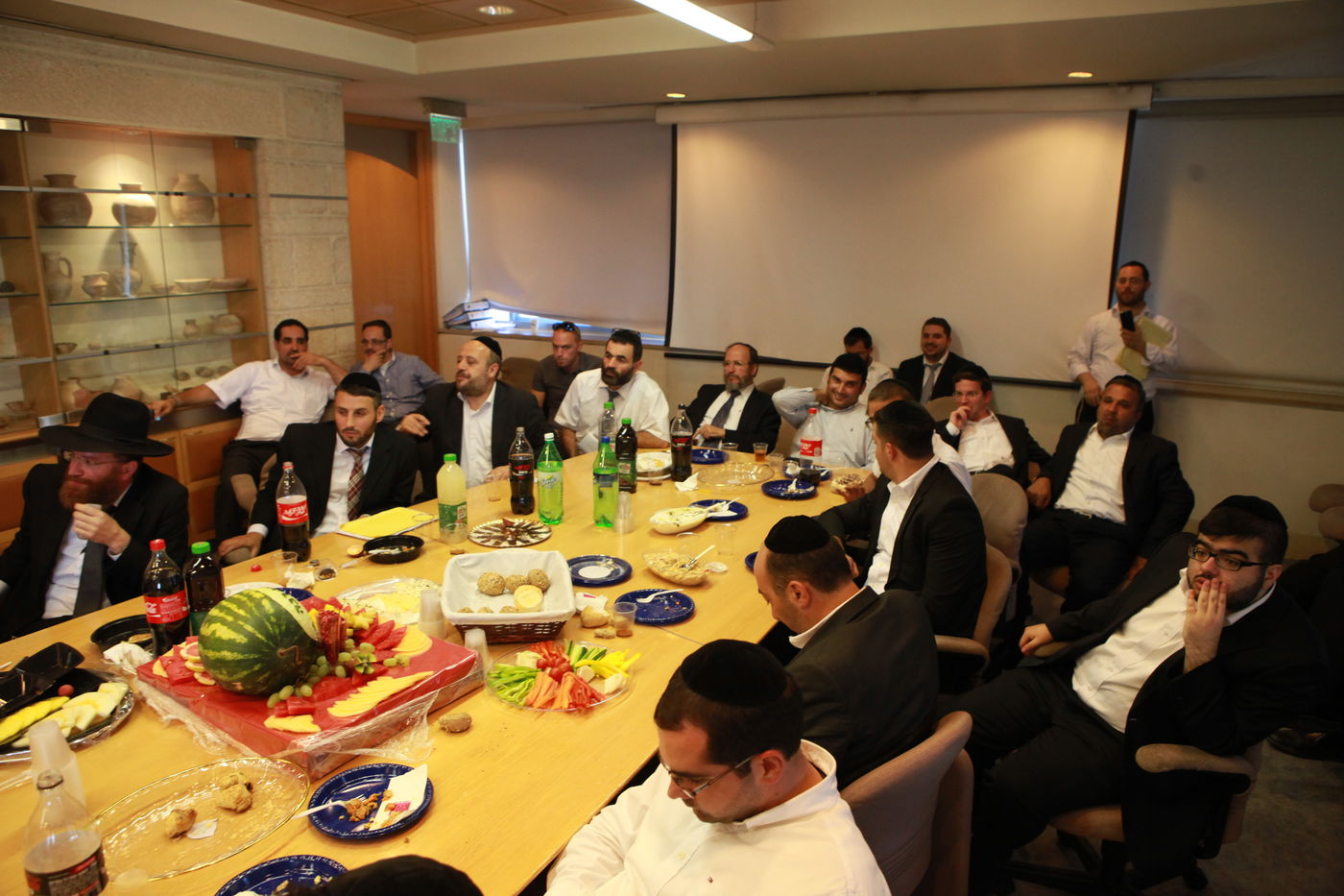 סגן ראש העיר ירושלים צביקה כהן חגג יום הולדת בלשכתו בעירייה